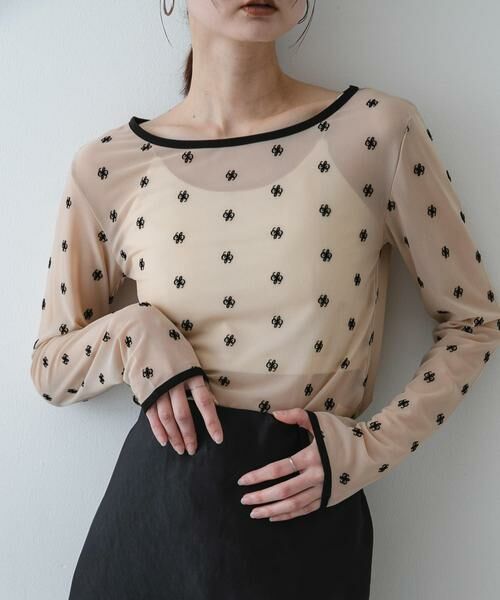 SENSE OF PLACE by URBAN RESEARCH / センスオブプレイス バイ アーバンリサーチ Tシャツ | モチーフシアーカットトップ（ベージュ）