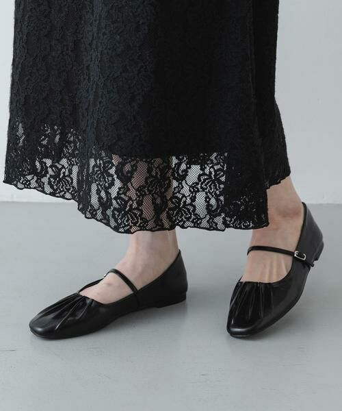 SENSE OF PLACE by URBAN RESEARCH / センスオブプレイス バイ アーバンリサーチ パンプス | ギャザーフラットパンプス（ブラック）