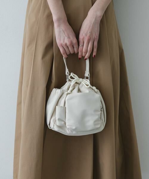 SENSE OF PLACE by URBAN RESEARCH / センスオブプレイス バイ アーバンリサーチ ハンドバッグ | 『撥水』ポケットデザインナイロンバッグ（アイボリー）