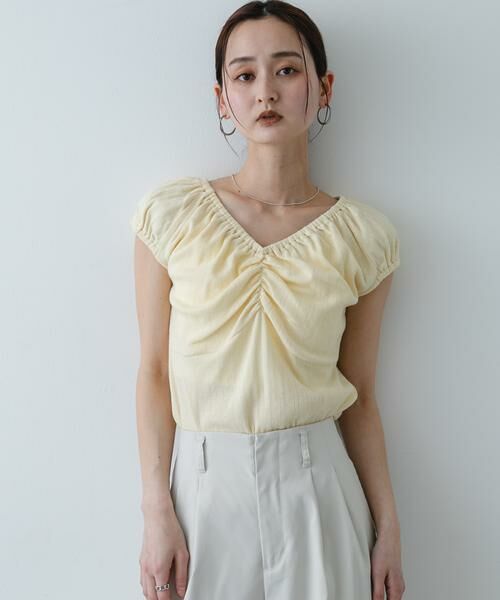 SENSE OF PLACE by URBAN RESEARCH / センスオブプレイス バイ アーバンリサーチ Tシャツ | ギャザーネックカットトップ（イエロー）