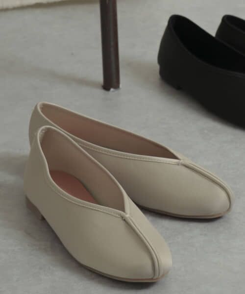 ＊＊SENSE OF PLACE by URBAN RESEARCH / センスオブプレイス バイ アーバンリサーチ バレエシューズ | センターシームチャイナシューズ（BEIGE）