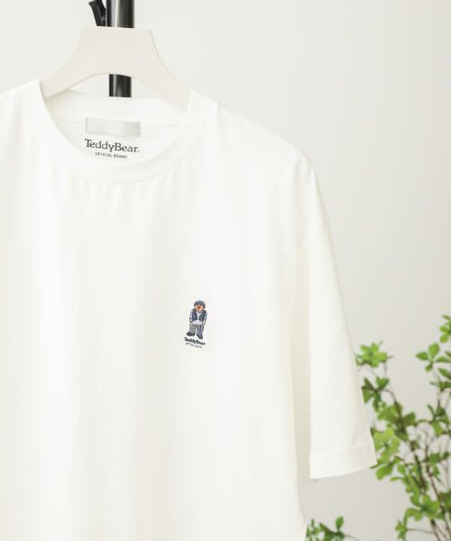 ＊＊SENSE OF PLACE by URBAN RESEARCH / センスオブプレイス バイ アーバンリサーチ Tシャツ | TeddyBear×SENSE OF PLACE　『別注』テディベアシシュウTシャツ A（WHITE①）