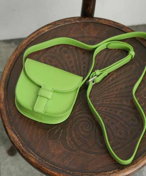 ＊＊SENSE OF PLACE by URBAN RESEARCH / センスオブプレイス バイ アーバンリサーチ ショルダーバッグ | 『ユニセックス』フェイクレザーフラップミニショルダー（GREEN）