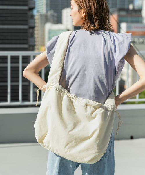 ＊＊SENSE OF PLACE by URBAN RESEARCH / センスオブプレイス バイ アーバンリサーチ ショルダーバッグ | 『ユニセックス』パフショルダーバッグ（IVORY）