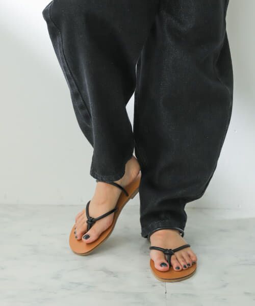 ＊＊SENSE OF PLACE by URBAN RESEARCH / センスオブプレイス バイ アーバンリサーチ サンダル | コードトングフラットサンダル（BLACK）