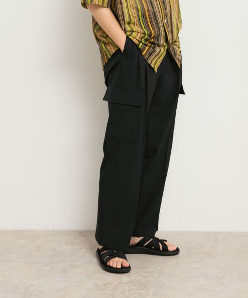 ＊＊SENSE OF PLACE by URBAN RESEARCH / センスオブプレイス バイ アーバンリサーチ その他パンツ | テックセンタープレスカーゴスラックス（BLACK）