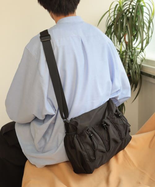 wasted youth × ploom tech ショルダーバック　美品　① wasted youth × ploom tech ショルダーバック 美品 ①