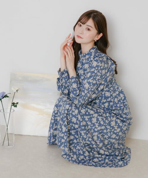 ＊＊SENSE OF PLACE by URBAN RESEARCH / センスオブプレイス バイ アーバンリサーチ ワンピース | バックデザインフラワーワンピース（BLU×O.WHT）