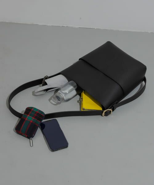 ＊＊SENSE OF PLACE by URBAN RESEARCH / センスオブプレイス バイ アーバンリサーチ ショルダーバッグ | 『WEB限定』アウトポケットショルダーバッグ（BLACK）