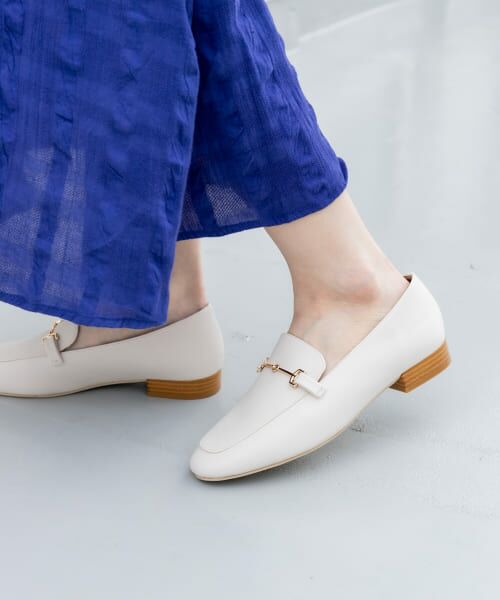 ＊＊SENSE OF PLACE by URBAN RESEARCH / センスオブプレイス バイ アーバンリサーチ フラットシューズ | フェイクレザービットローファー（IVORY）