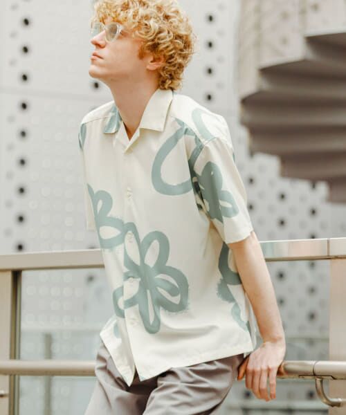 ＊＊SENSE OF PLACE by URBAN RESEARCH / センスオブプレイス バイ アーバンリサーチ シャツ・ブラウス | 『ユニセックス』ポップアートオープンカラーシャツ（IVORY）