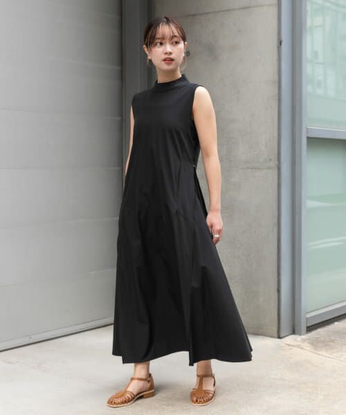 セール】 Uiscel 4WAYストレッチノースリーブテントワンピース