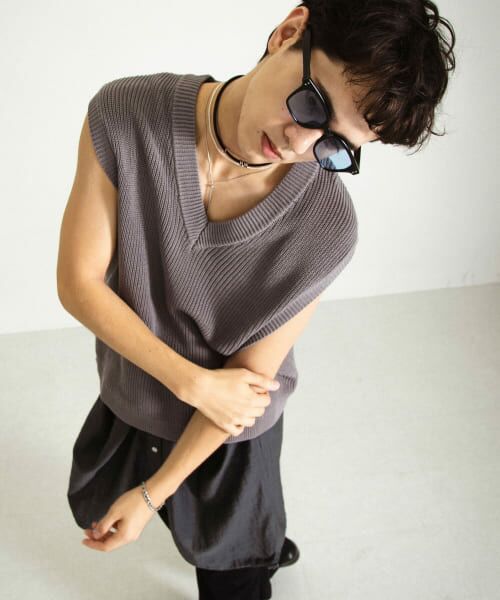 ＊＊SENSE OF PLACE by URBAN RESEARCH / センスオブプレイス バイ アーバンリサーチ ベスト | アゼアミクロップドニットベスト（GRAY）