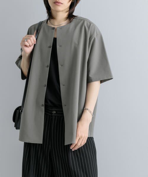 ＊＊SENSE OF PLACE by URBAN RESEARCH / センスオブプレイス バイ アーバンリサーチ シャツ・ブラウス | ノーカラーシャツ(5分袖)（GRAY）
