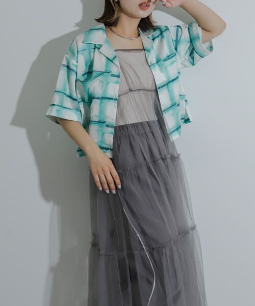 ＊＊SENSE OF PLACE by URBAN RESEARCH / センスオブプレイス バイ アーバンリサーチ シャツ・ブラウス | サテンオープンカラークロップドシャツ（GRN×IVO）