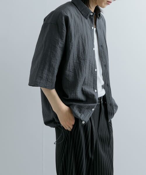 ＊＊SENSE OF PLACE by URBAN RESEARCH / センスオブプレイス バイ アーバンリサーチ シャツ・ブラウス | ドローコードレギュラーカラーシャツ（CHARCOAL）
