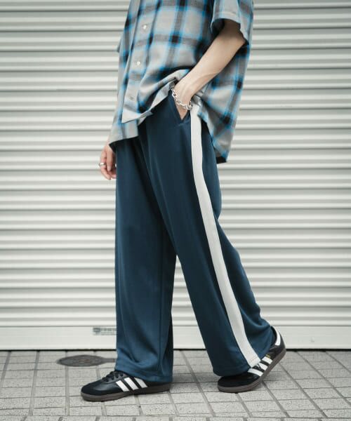 LE SSERAFIM ライン入りトラックジャケット＆ワイドパンツ 上下セット ジャージ セットアップ レディース 韓国 ファッション サイド