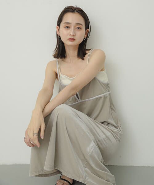 セール】 フロントスリットベロアキャミワンピース （ワンピース