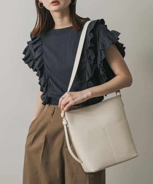 ＊＊SENSE OF PLACE by URBAN RESEARCH / センスオブプレイス バイ アーバンリサーチ ショルダーバッグ | 『防汚』アウトポケットショルダーバッグ（IVORY）