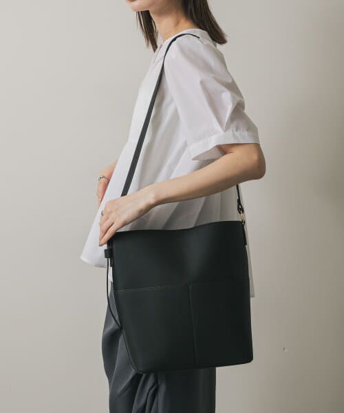 ＊＊SENSE OF PLACE by URBAN RESEARCH / センスオブプレイス バイ アーバンリサーチ ショルダーバッグ | 『防汚』アウトポケットショルダーバッグ（BLACK）