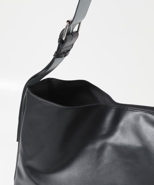 美品arketブラックレザーショルダーバッグ ブラックレザーショルダーバッグ | ファッション通販サイト NUGU
