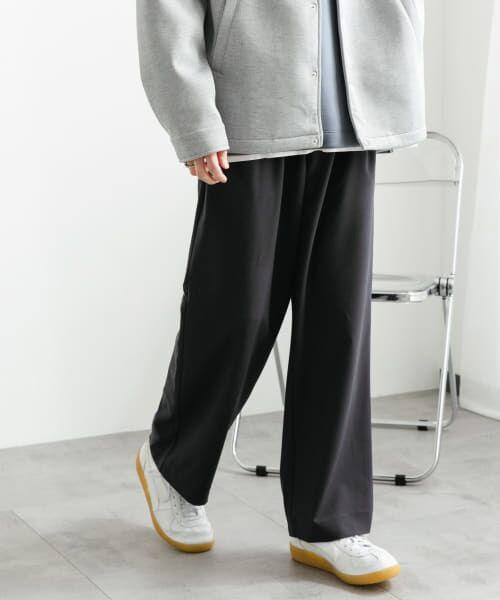 ＊＊SENSE OF PLACE by URBAN RESEARCH / センスオブプレイス バイ アーバンリサーチ その他パンツ | 『イージーケア』ダブルタックワイドパンツ（CHARCOAL）