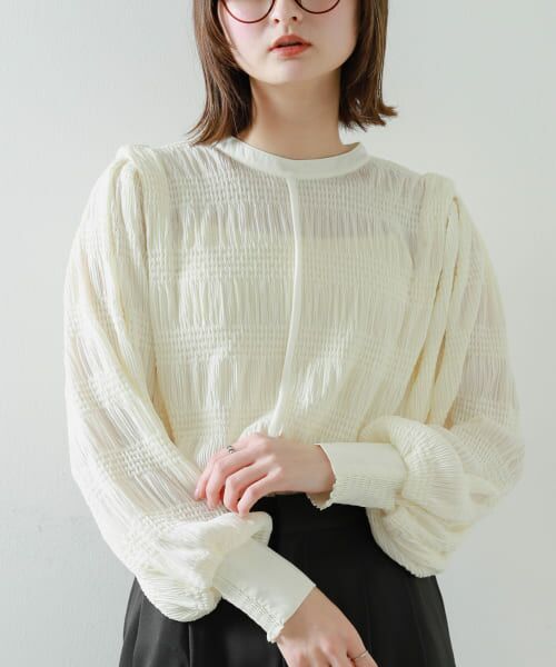 ＊＊SENSE OF PLACE by URBAN RESEARCH / センスオブプレイス バイ アーバンリサーチ シャツ・ブラウス | ショルダータックシャーリングトップ（OFF WHITE）