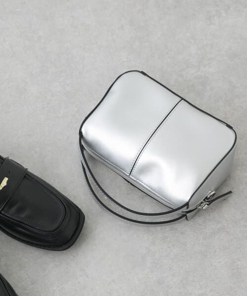 ＊＊SENSE OF PLACE by URBAN RESEARCH / センスオブプレイス バイ アーバンリサーチ ハンドバッグ | 『防汚』2WAYセンターシームプチショルダーバッグ（SILVER）
