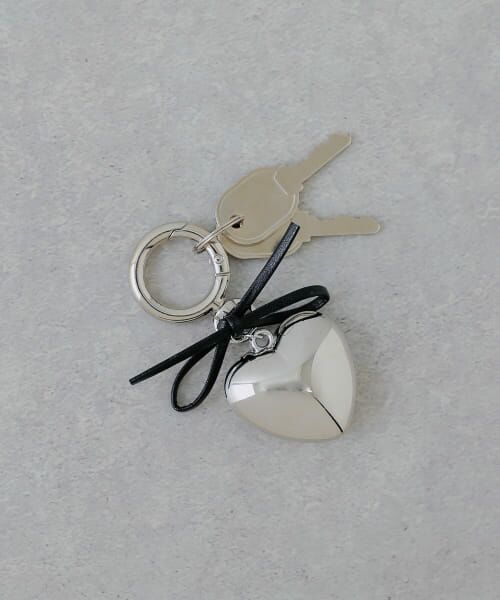 ＊＊SENSE OF PLACE by URBAN RESEARCH / センスオブプレイス バイ アーバンリサーチ キーホルダー・ストラップ | 『WEB/一部店舗限定』リボンハートチャーム（SILVER）