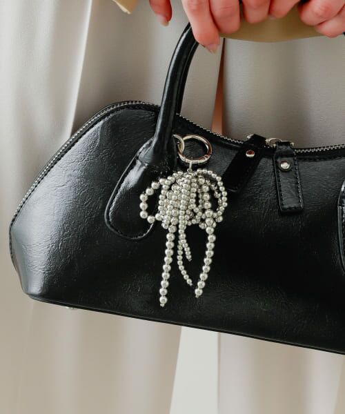 ＊＊SENSE OF PLACE by URBAN RESEARCH / センスオブプレイス バイ アーバンリサーチ キーホルダー・ストラップ | 『WEB/一部店舗限定』リボンチャーム（SILVER）