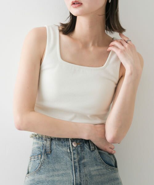 【extreme cashmere】 ベージュ スクエアネック タンクトップ extreme cashmere】 ベージュ スクエアネック タンクトップ