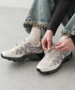 『軽量』メタリックエアースニーカー