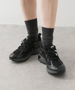 『軽量』メタリックエアースニーカー