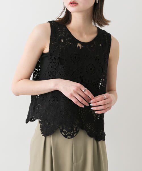 ＊＊SENSE OF PLACE by URBAN RESEARCH / センスオブプレイス バイ アーバンリサーチ ベスト | レースクロップドベスト（BLACK）