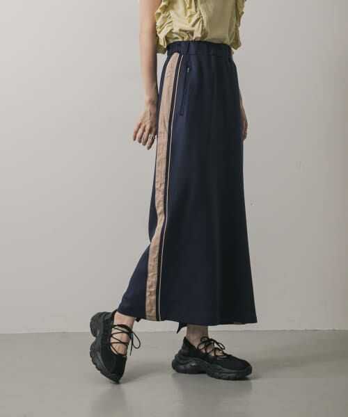 ＊＊SENSE OF PLACE by URBAN RESEARCH / センスオブプレイス バイ アーバンリサーチ スカート | ジップポケットサイドラインスカート（NAVY）