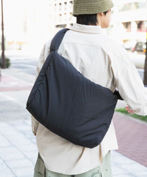 ＊＊SENSE OF PLACE by URBAN RESEARCH / センスオブプレイス バイ アーバンリサーチ ショルダーバッグ | ナイロンパデットビックショルダー（BLACK）