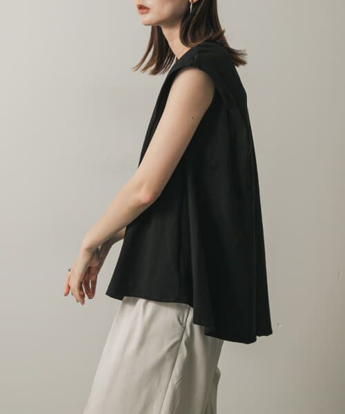 ＊＊SENSE OF PLACE by URBAN RESEARCH / センスオブプレイス バイ アーバンリサーチ Tシャツ | ショルダータックフレアカットトップ（BLACK）
