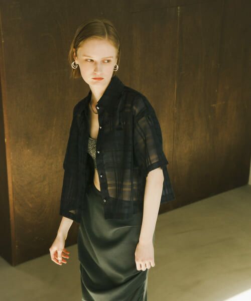 ＊＊SENSE OF PLACE by URBAN RESEARCH / センスオブプレイス バイ アーバンリサーチ シャツ・ブラウス | シアーチェッククロップドシャツ（NAVY）