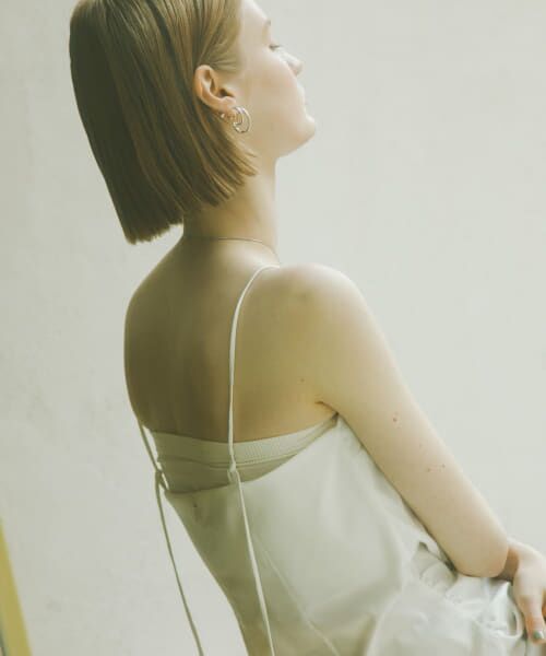 美品　CHANEL ホワイトサマーワンピース　肩リボン　チュニック　フレア WHITE JOOLA（ホワイトジョーラ）の「バックサテンジョーゼット