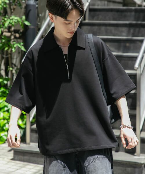 ユニセックス』ダンボールポンチハーフジップショートスリーブTシャツ