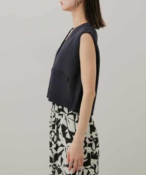 セール】 フロントボタンクロップドセーター （ニット・セーター