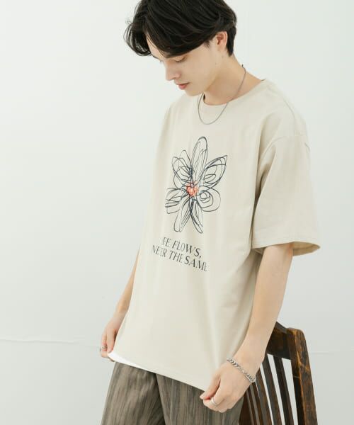 【新品】SELEZZA LONDON Tシャツ トップス フラワー 花 セール】 フラワーアートグラフィックショートスリーブTシャツ