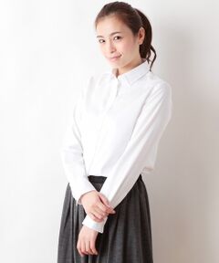 1枚持っていると何かと役立つ、ソリッドシャツ。<br>薄めのブルーが、コーディネートのアクセントになるアイテム。<br>レギュラーカラーなので、ニット等のインナー使いにも◎<BR><br><br>※末永く愛用頂く為に、アテンションタグ・洗濯ネームを必ずご確認の上、着用又はお取り扱い下さい。<BR>