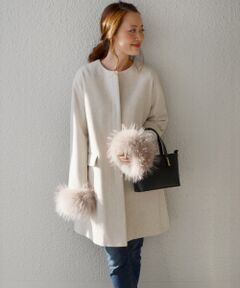 <a href=http://www.selectsquare.com/shop-women/ships?sale_yn=1><font color=red><b>SHIPSのセールアイテム一覧はこちら</b></font></a><br><br>ノーカラーのコートに取り外し可能なファーがセットになったコートが登場。<br>脱着ファーは袖口と、2つ繋げると襟としても使用可能です。単品でティペットにもなり、幅広くコーディネートが楽しめるアイテム♪シンプルにファーなしにしたりと、気分によって変えられる優秀な一枚です。サラッと羽織るだけで、女性らしくなる主役コート。<br><br><br>※ファーは素材の特性上、色ムラや、１点１点色が若干異なりますので予めご了承下さい。<br>※末永く愛用頂く為に、アテンションタグ・洗濯ネームを必ずご確認の上、着用又はお取り扱い下さい。<br><br><br><font color=RED>※画像の商品はサンプルです。 </b></font><br>実際の商品と仕様、加工、サイズが若干異なる場合がございます。