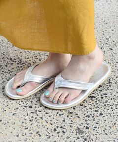 ISLAND SLIPPER:メタリックレザー トングサンダル