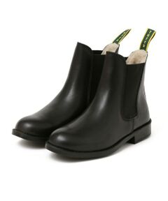 【Tuffa】<br>インナーボアで暖かいサイドゴアブーツ。ワークシューズが軸にあるので撥水ではございませんが雨の日でも扱いやすい革靴。<br>ワンピースやロングスカートスタイルのアクセントにおすすめです。<br><br>【Tuffa】<br>Tuffa FOOTWEARは1997年イギリスNorfolkで設立。<br>主なユーザーは、ジョッキー、調教師、獣医などの乗馬関係者、農業関係者などのプロフェショナルな道具として愛用されている。<br><br>※サイズ換算（表記）はあくまで目安となります。<br>※薄いボール紙を使用した箱の為、輸送中に多少破損する場合がございます。予めご了承下さい。<br>※生産過程に生じるキズが多少ある場合がございます。また、素材の特性上、若干の色ムラ、擦れが見られる場合がございますが、予めご了承下さい。<br>※末永く愛用頂く為に、アテンションタグを必ずご確認の上、お取り扱い下さい。<br>