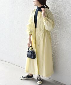 <p><span style="color: rgb(255, 102, 0);">昨年ご好評だったウエストドロストコートの新型が今年も登場!!</span><br><br>丈をやや長くし、袖やギャザー、身幅のボリュームを出した仕様でリニューアル。<br>昨年は無かった撥水機能もプラスしました。<br><br>衿はノーカラーで合わせるインナーを選ばない着回し抜群のアウター。<br>袖幅がたっぷりとあるため、ローゲージのアウターの上でも羽織りやすいです。<br>リラックス感が出て、デイリー使いが叶う一枚です◎<br><br>お色違いのご用意もございます。<br>品番：314-01-1229<br><br><br>-------------------------------------<br>生地の厚み：薄手<br>伸縮性：無<br>透け感：やや有<br>光沢感：やや有<br>水洗い：不可<br>-------------------------------------<br>【スタッフ着用コメント】<br>《スタッフ1》<br>身長:156cm/体型:細身/普段サイズ:36/着用サイズ:38<br>サイズ感：程よくゆったりとした着用感で、身幅もゆったりとしていました。<br>コメント：ゆったりとしたルーズなデザインですが、落ち感のある素材なので、広がりすぎずにすっきりとした印象で着用できました。<br>ウエスト部分を絞れる仕様なのと、長すぎず短すぎない丈なので、コーディネートに取り入れやすかったです◎<br>-------------------------------------<br><br><br>※屋外での撮影画像は、光の当たり具合で色味が異なって見える場合があります。商品の色味は、スタジオでの詳細画像をご参照ください。<br><br>※末永く愛用頂く為に、アテンションタグを必ずご確認の上、着用又はお取り扱い下さい。<br><br><span style="color: rgb(255, 0, 0);">※画像の商品はサンプルです。</span><br>実際の商品と仕様、加工、サイズが若干異なる場合がございます。</p>