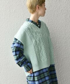 【SHIPS any別注】Oldderby Knitwear: オーバー アラン ケーブル ニット ベスト