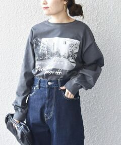 ■デザイン<br>ゆったりと大きめのシルエットのロングスリーブTEE。<br>裾に前後差でスリットを入れて、すっきりとした印象に仕上げました。<br>たくしあげた時の袖のボリューム感もポイント。<br>肩線に微配のステッチを入れてさり気ないアクセントにしています。<br><br>■素材<br>繊維を柔らかく仕上げる二次的な洗い仕上げ加工を施した生地を使用しています。<br>綿100％でありながら、ふっくらとした生地を使用する事で柔らかい印象で仕上げています。<br><br>■コーディネート<br>トレンドのハイウエストボトムと好相性。<br>定番のデニムはもちろん、カラーパンツと合わせた春らしい着こなしもおすすめです。<br><br>【+81BRANCA】(ハチイチブランカ)<br>大人のためのハンサムCHICカジュアルメンズテイスト、ミリタリー、古着からインスパイアを受け、女性らしさを再解釈したスタイルを提案します。<br><br>-------------------------------------												<br>生地の厚み：中間											<br>伸縮性：有												<br>透け感：無（ホワイト有）											<br>光沢感：無												<br>水洗い：可											<br>-------------------------------------<br>【スタッフ着用コメント】<br>《スタッフ1》<br>身長:156cm/体型:細身/普段サイズ:36/着用サイズ:ONE SIZE<br>サイズ感：全体的にゆったりとしていて、袖も少し長めです。ヒップのすっぽり隠れるくらいの丈感。<br>コメント：柔らかい手触りのカットソー素材で着心地抜群。<br>-------------------------------------<br>											<br>																							<br>※末永く愛用頂く為に、アテンションタグを必ずご確認の上、着用又はお取り扱い下さい。												<br>												<br>※屋外での撮影画像は、光の当たり具合で色味が異なって見える場合があります。商品の色味は、スタジオでの詳細画像をご参照ください。												<br><font color="RED">※画像の商品はサンプルです。 </font>												<br>実際の商品と仕様、加工、サイズが若干異なる場合がございます。</p>