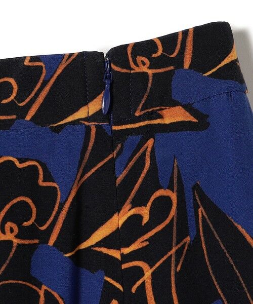 セール】 〈手洗い可能〉IPEKA フラワープリント マーメイド スカート